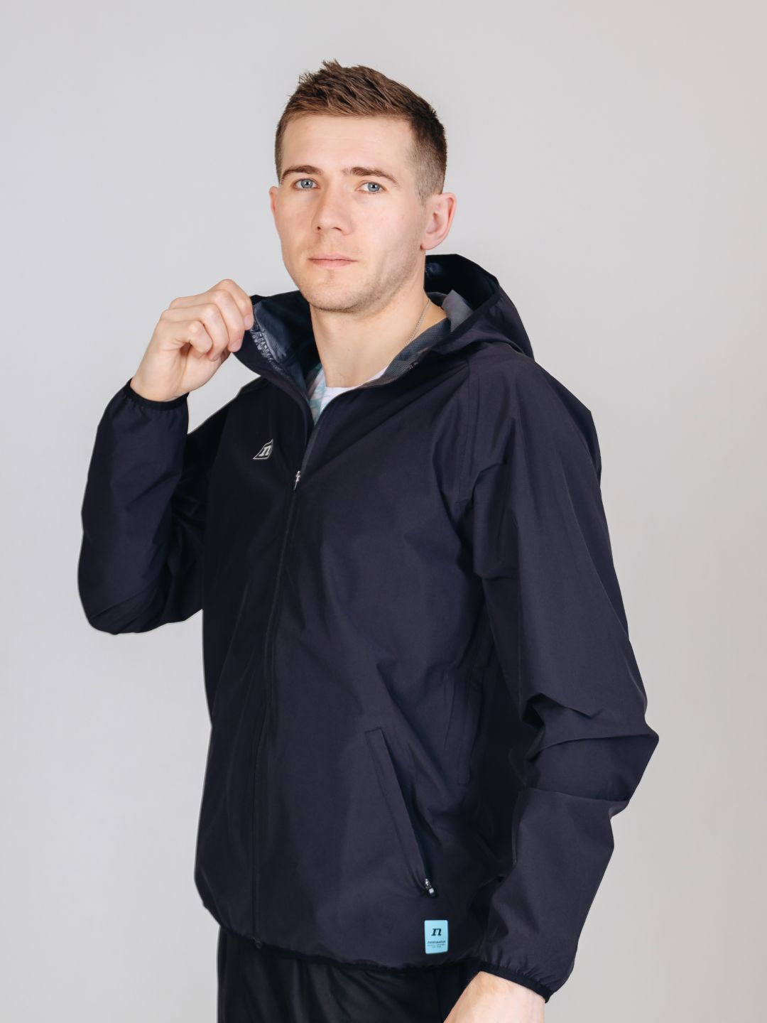 *Куртка NONAME 2001998-0001 STORM JACKET 26 MEN BLACK, черн., с капюш.